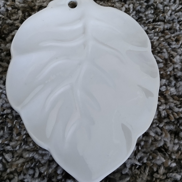 Lillian Vernon Other - Lillian Vernon Tropical Leaf China Trinket Tray